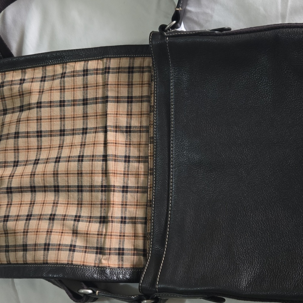 Levenger Bomber Jacket Leather Laptop Messenger Bag Pebble Black EUC - Picture 2 of 16